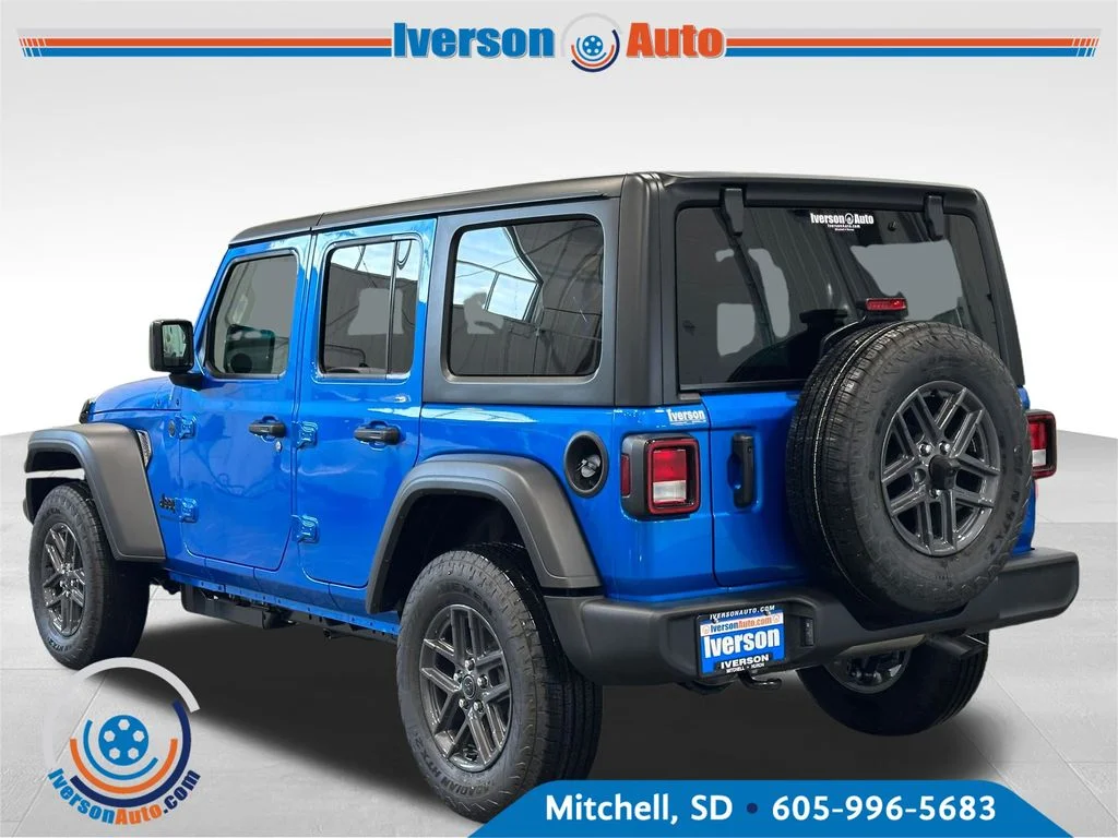 New 2026 Hydro Blue Pearlcoat Jeep Sport RHD image 4