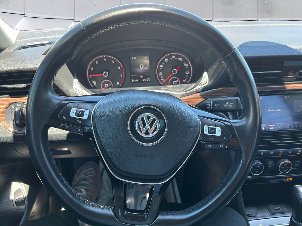 Used 2020 Blue Volkswagen 2.0T SEL image 9