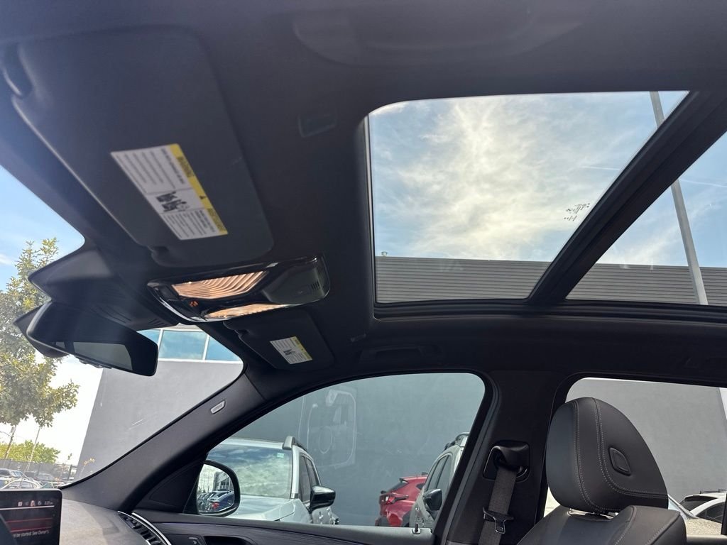 Used 2022 Black BMW xDrive30i image 17