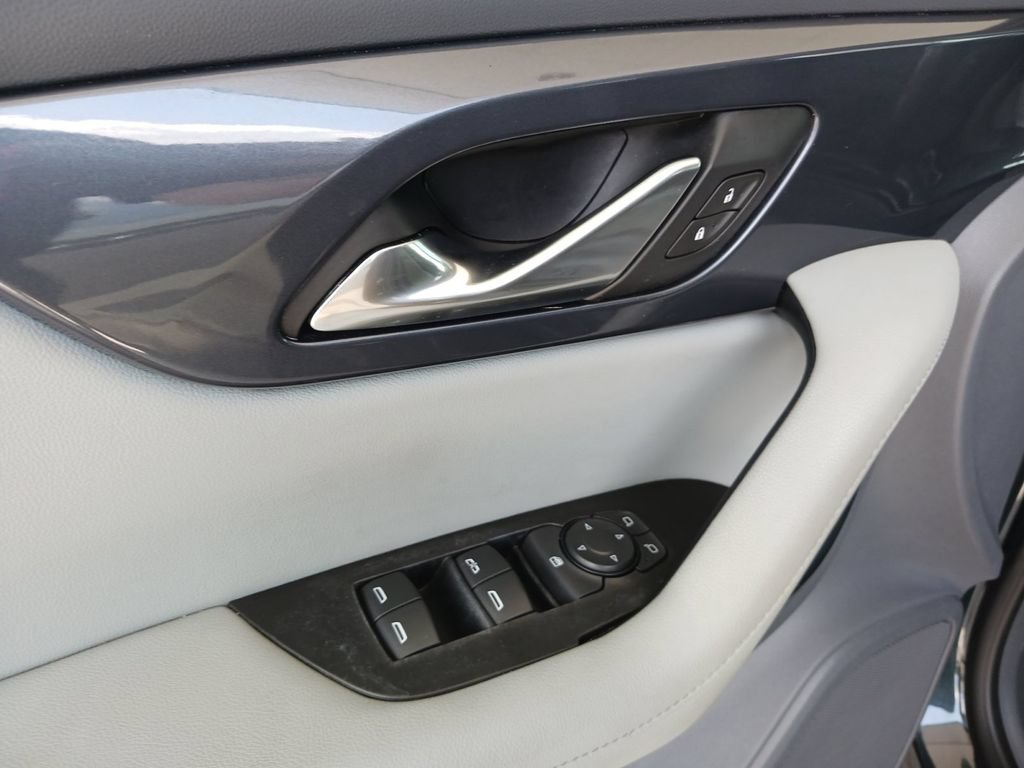 Used 2019 GRAPHITE METALLIC Chevrolet  image 29