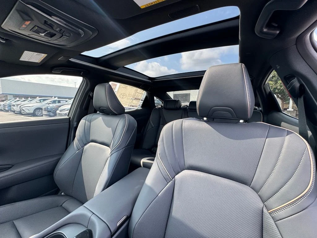 New 2026 White Toyota Platinum image 17