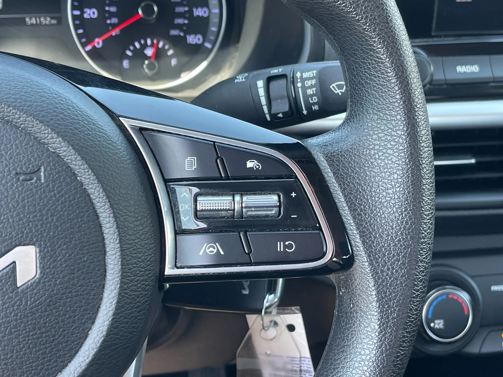 Used 2023 White Kia LXS image 25