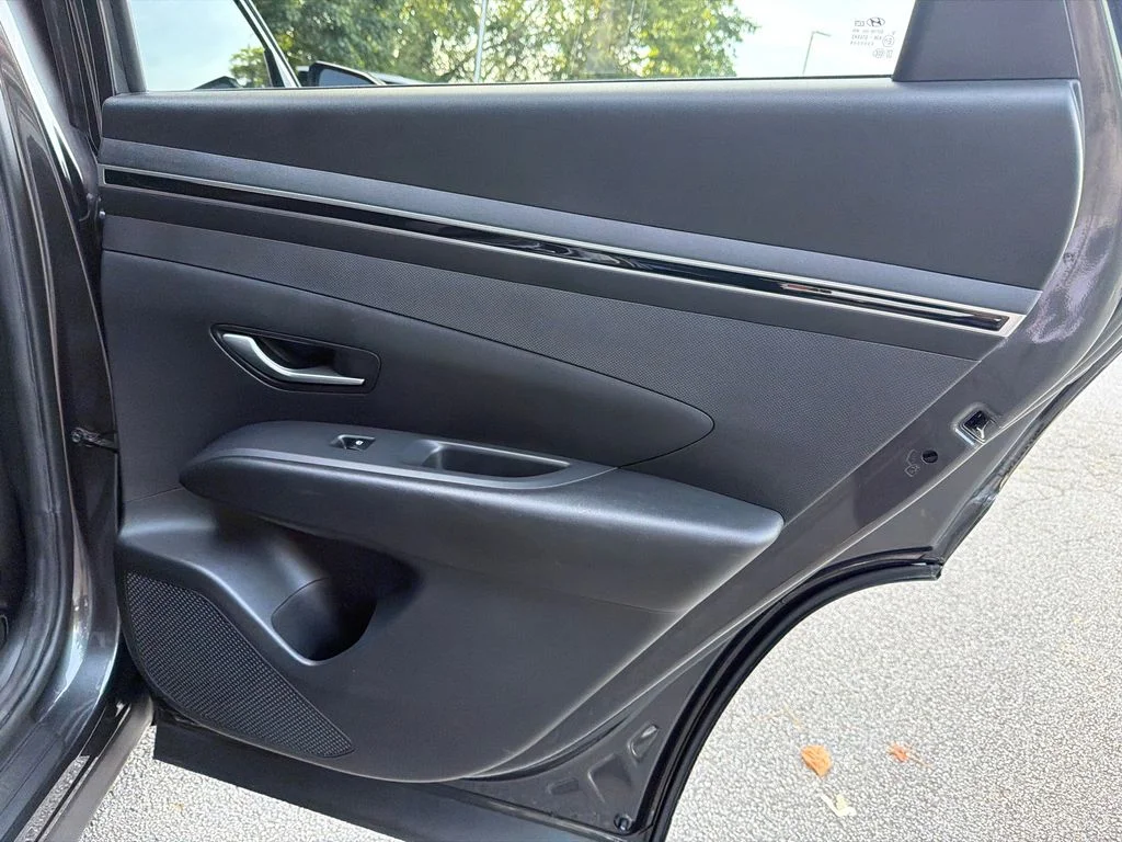 Used 2022 Gray Hyundai SEL image 16