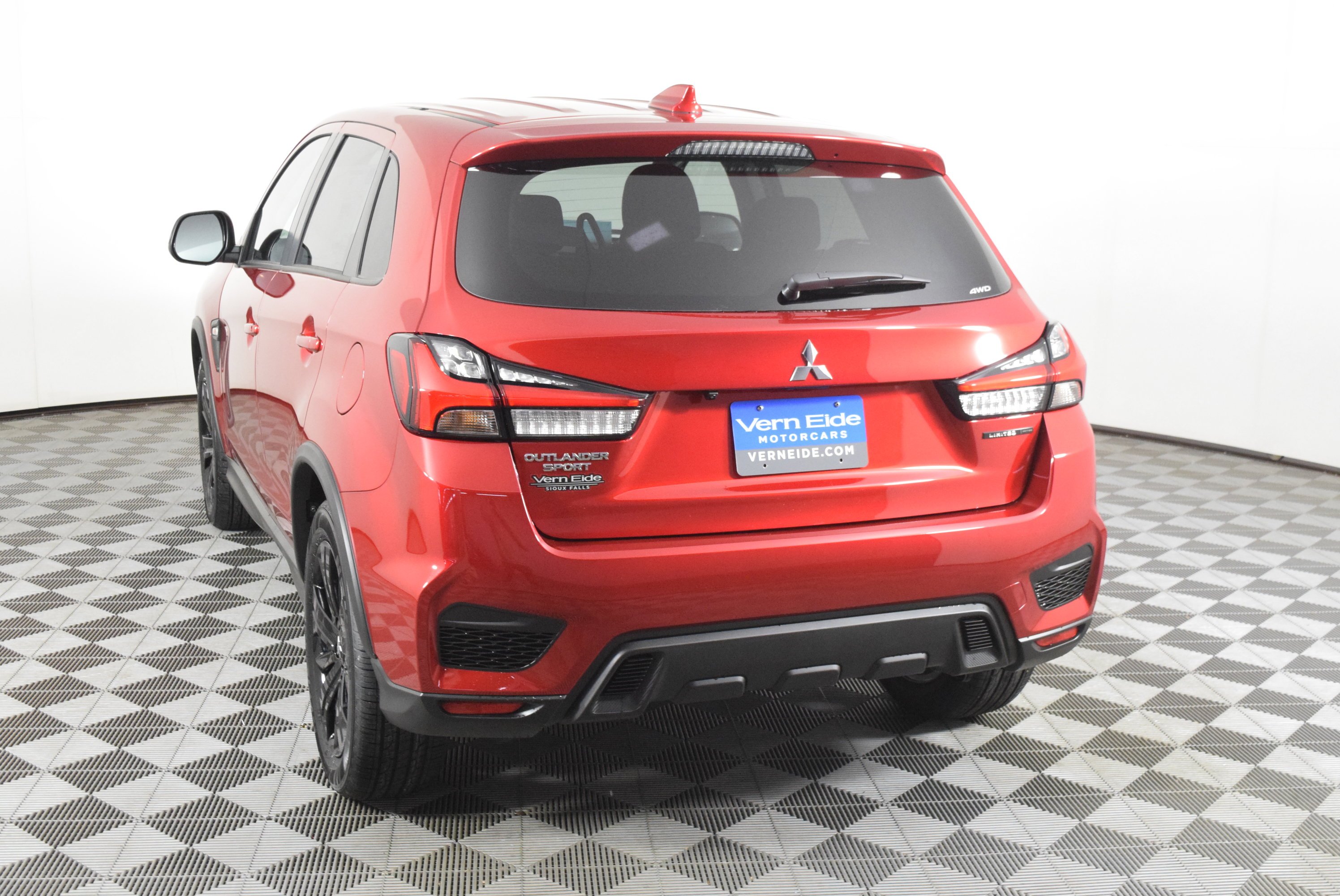 New 2026 Red Diamond Mitsubishi LE image 7