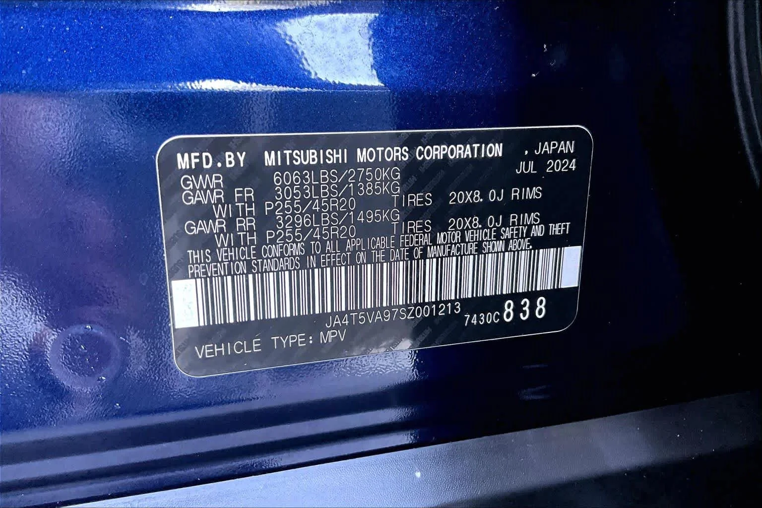 Used 2025 Cosmic Blue Metallic Mitsubishi SE image 37