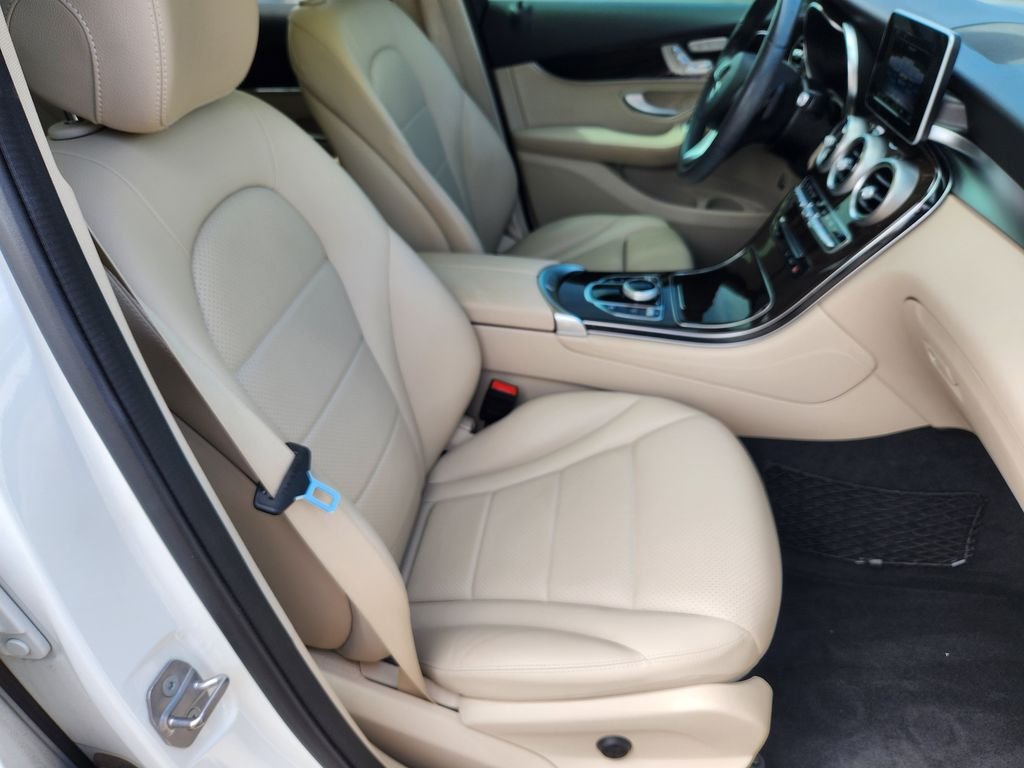 Used 2019 Polar White Mercedes-Benz 300 image 20