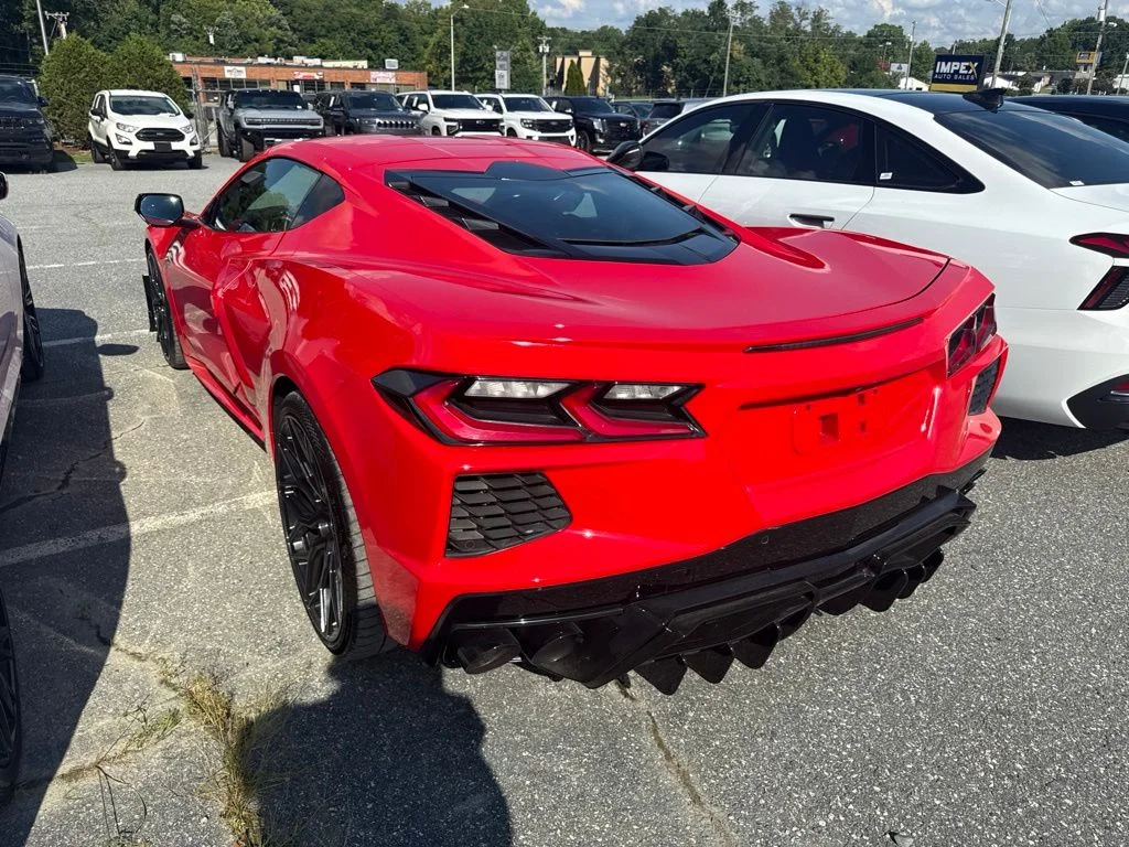 Used 2021 Red Chevrolet Stingray image 4