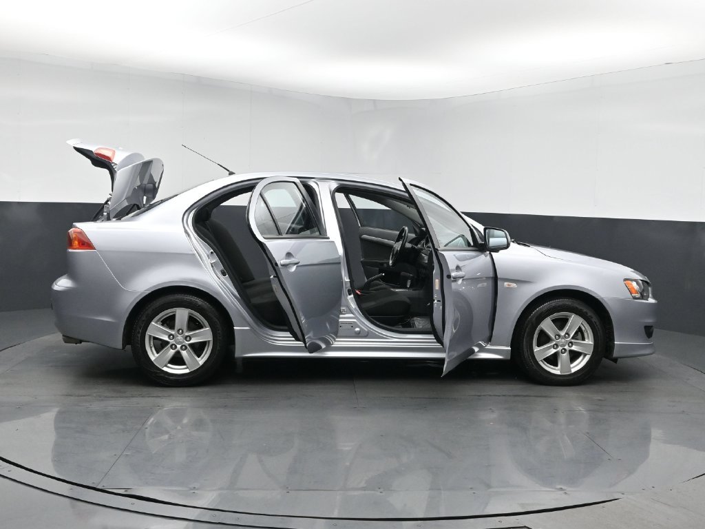 Used 2009 White Mitsubishi ES image 29