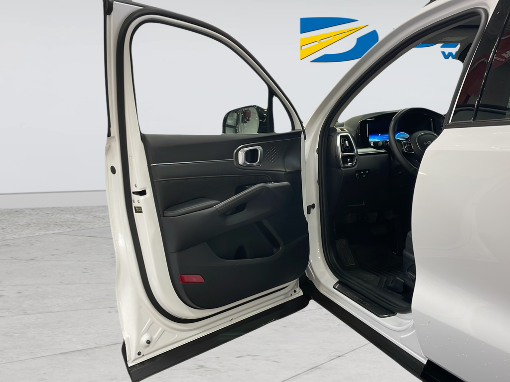 Used 2023 White Kia SX image 34