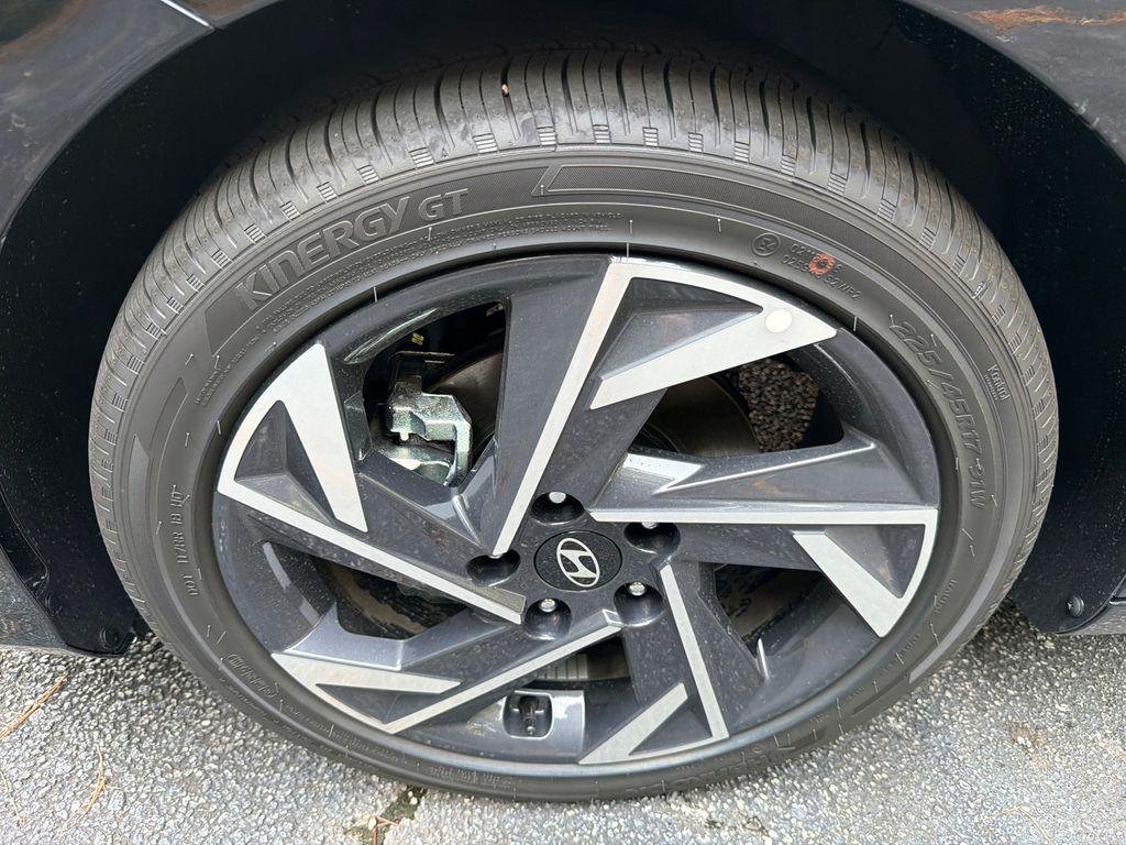 New 2026 Black Hyundai Limited image 11