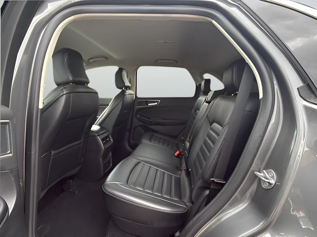 Used 2024 Gray Ford SEL image 10