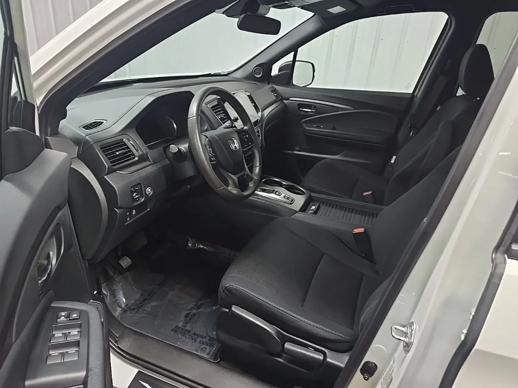 Used 2021  Honda Sport image 28