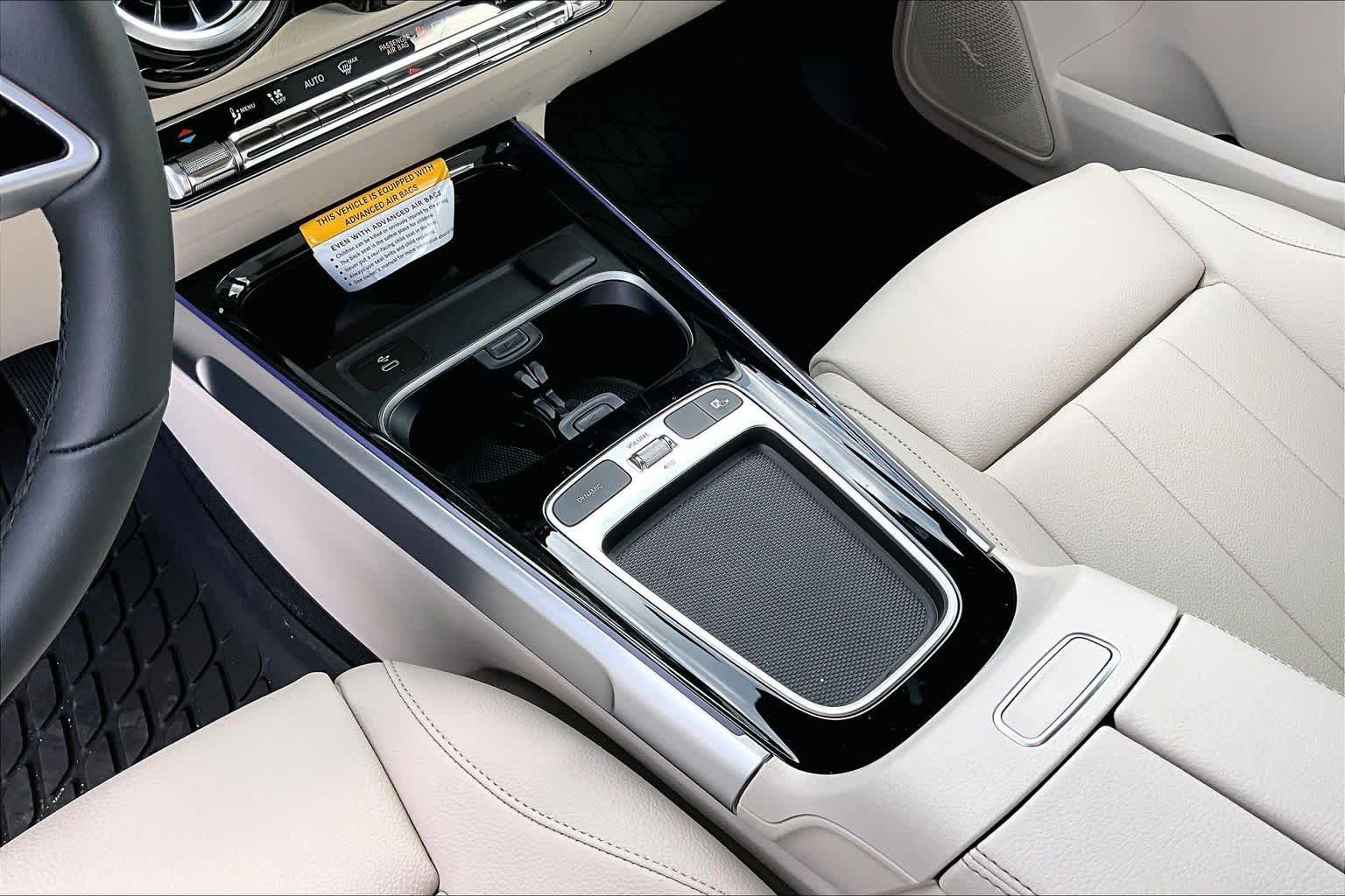 New 2026 Polar White Mercedes-Benz GLB 250 image 7