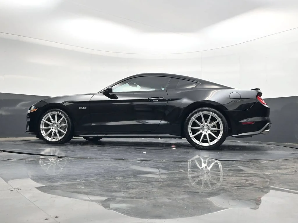Used 2018 Shadow Black Ford GT image 29
