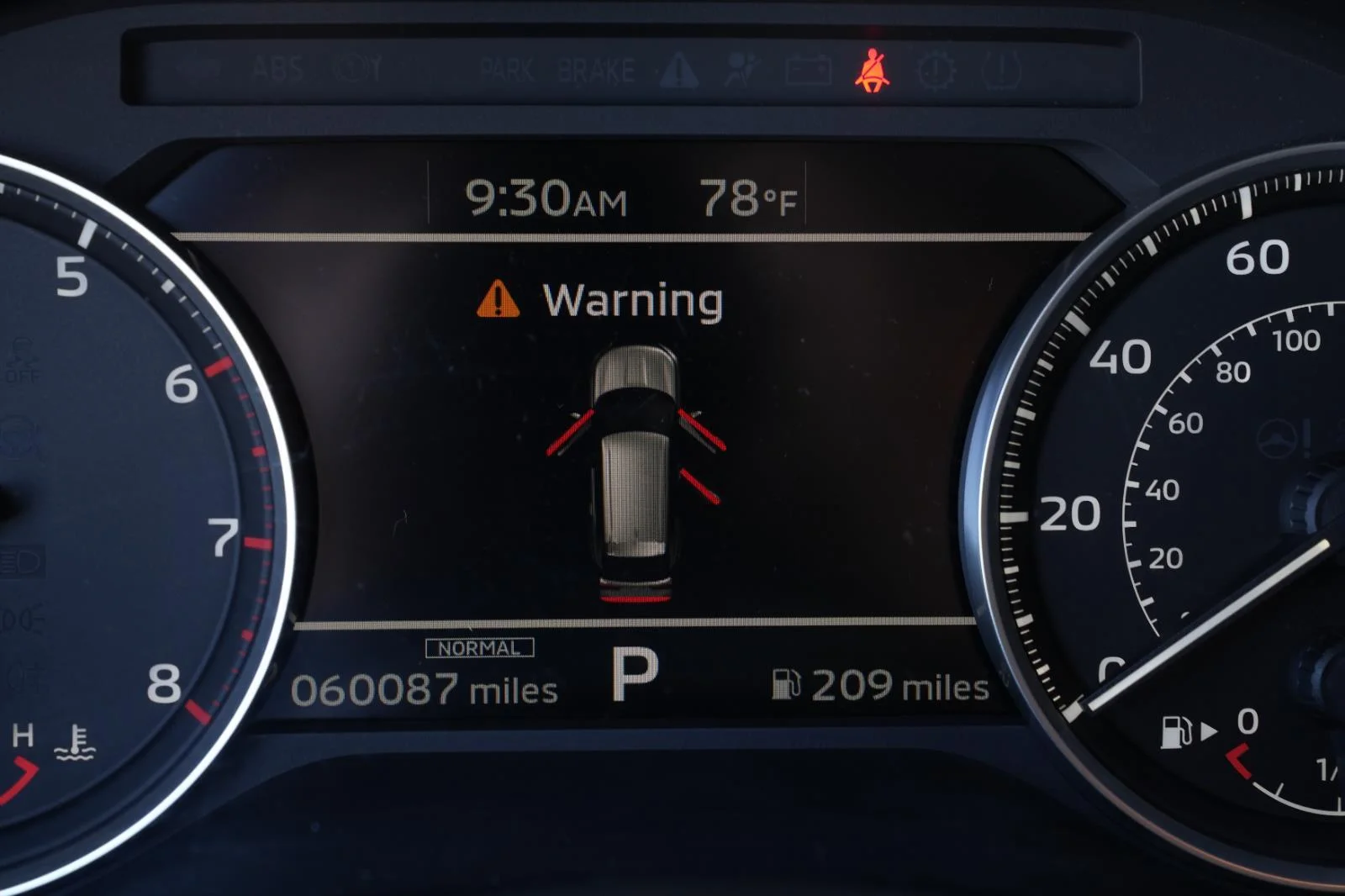 Used 2024 Silver Mitsubishi ES image 19