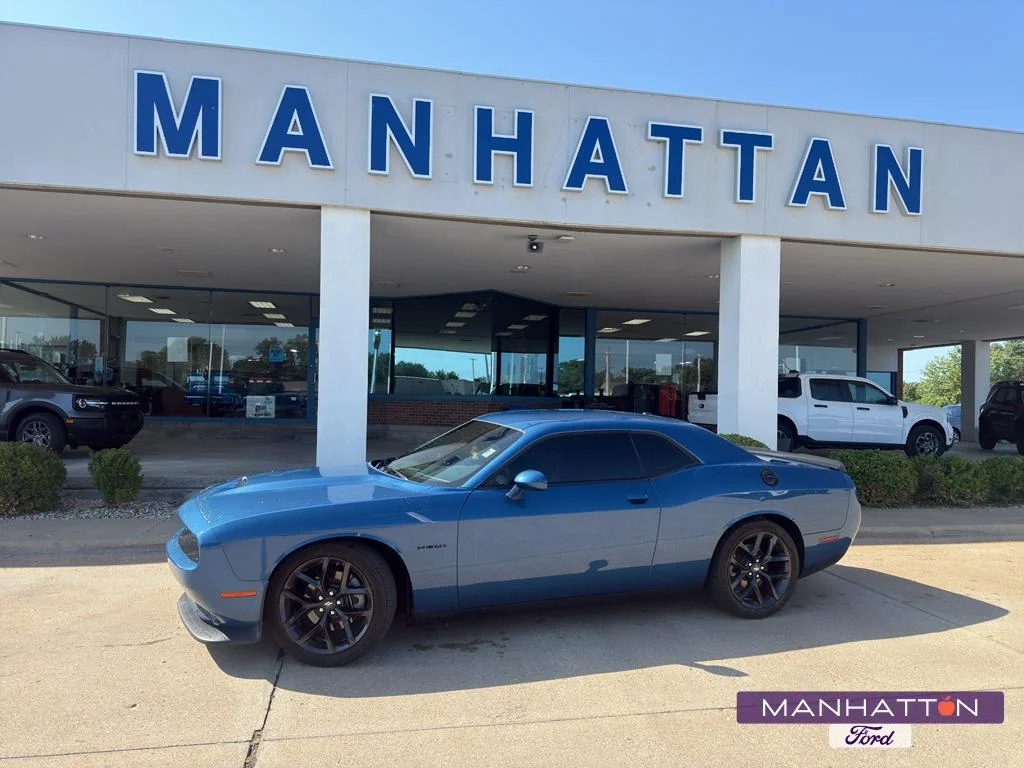 Used 2022 Frostbite Dodge R/T image 1