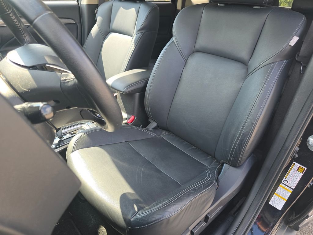 Used 2019 Labrador Black Metallic Mitsubishi  image 21