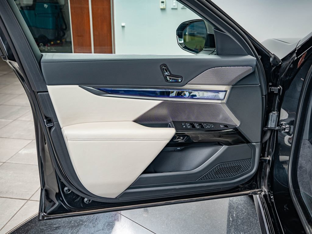 Used 2024 Black Sapphire Metallic BMW eDrive50 image 19