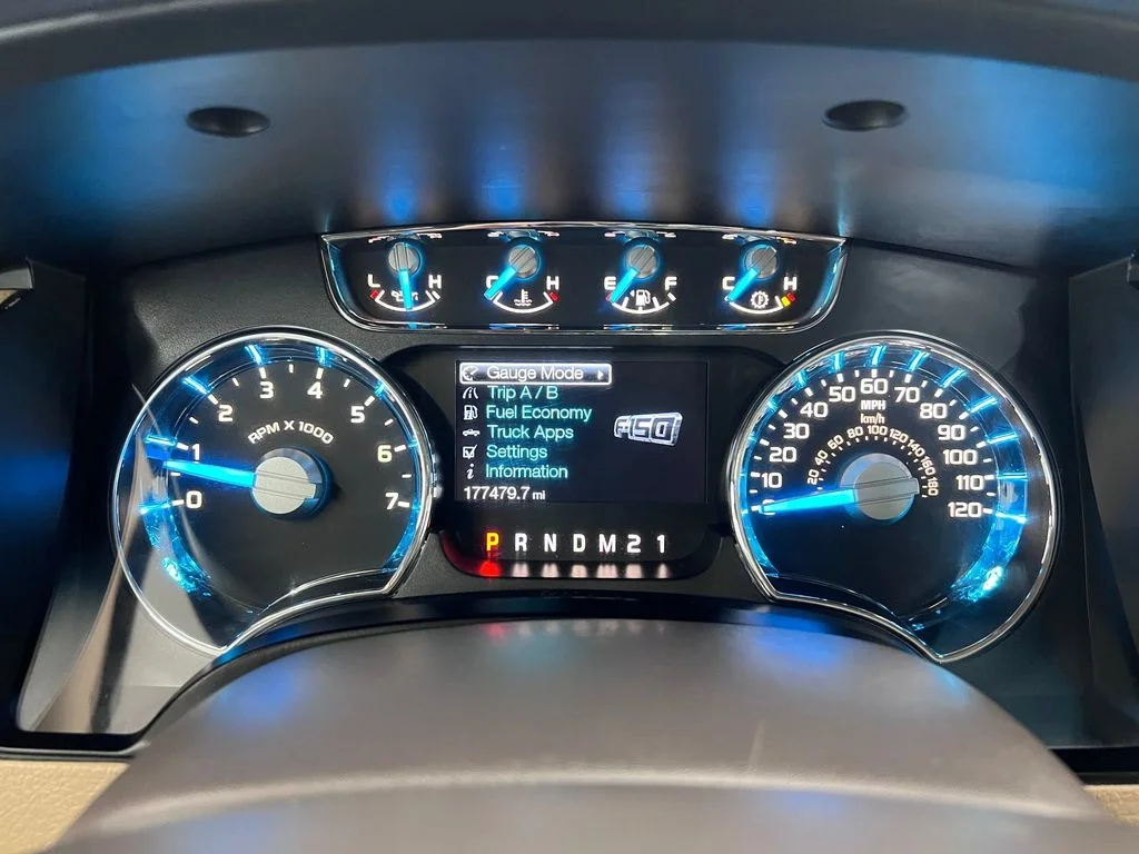 Used 2013 White Platinum Metallic Tri-Coat Ford Lariat image 19