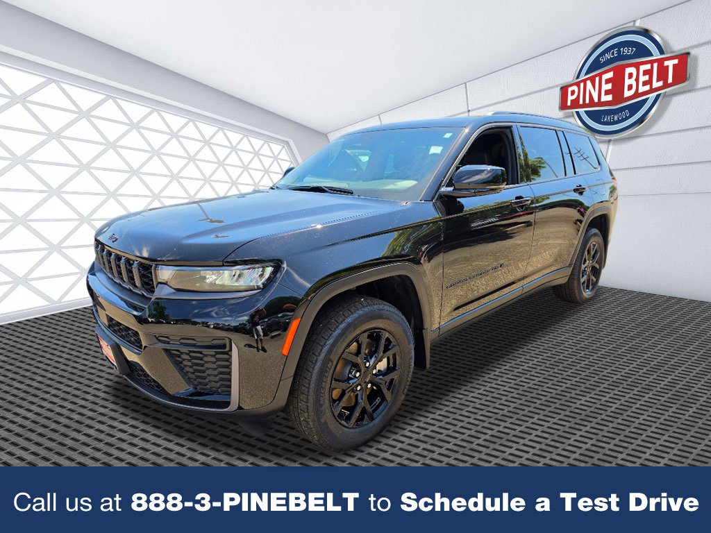 New 2026 Diamond Black Crystal Pearl-Coat Exterior Paint Jeep Altitude image 1