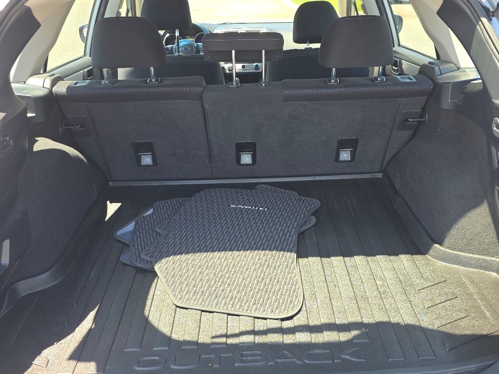 Used 2019 Ice Silver Metallic Subaru 2.5i image 4