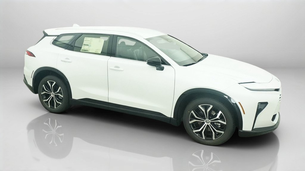 New 2026 Oxygen White Toyota XLE image 6