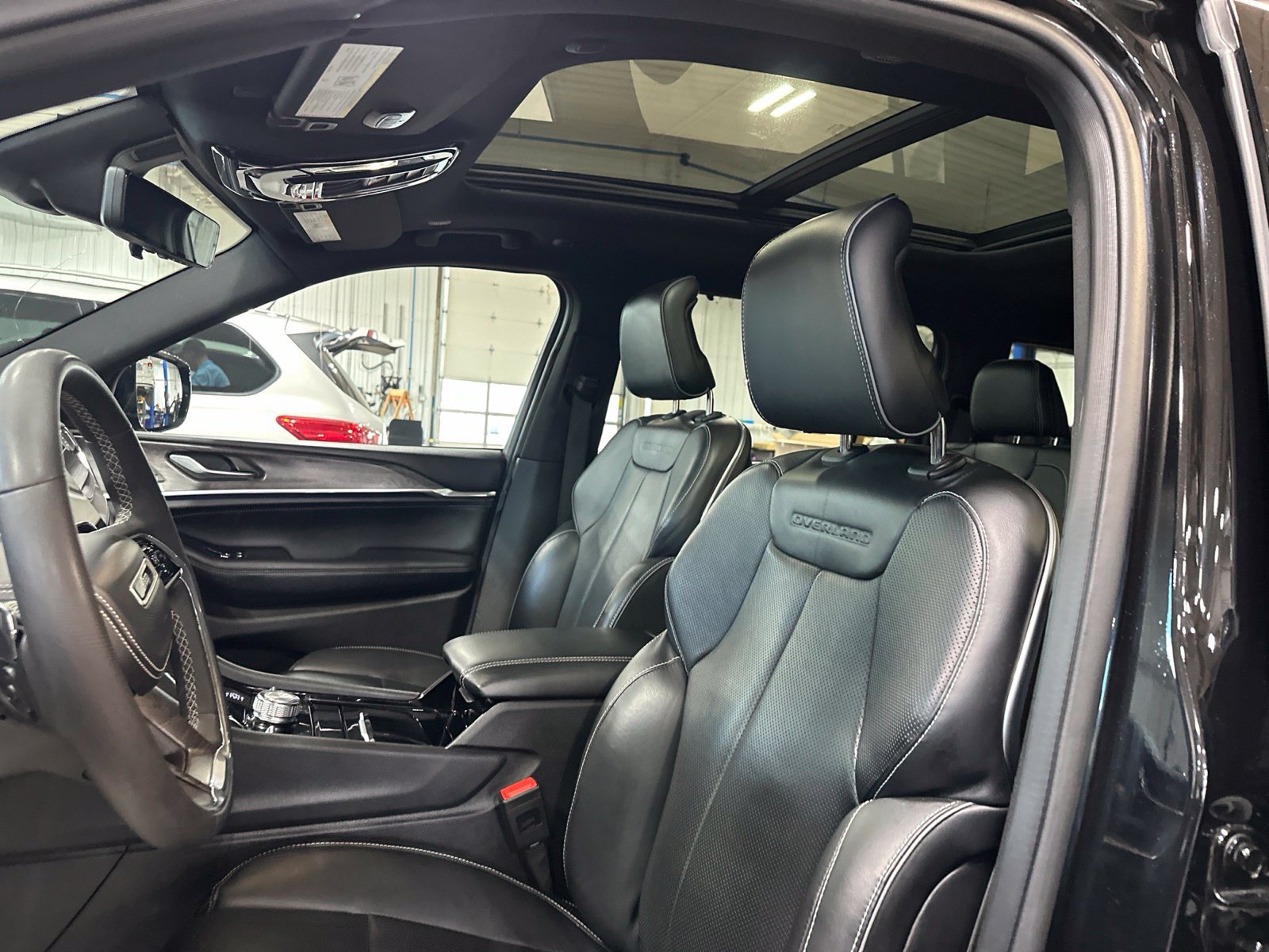 Used 2023 Black Jeep Overland image 13