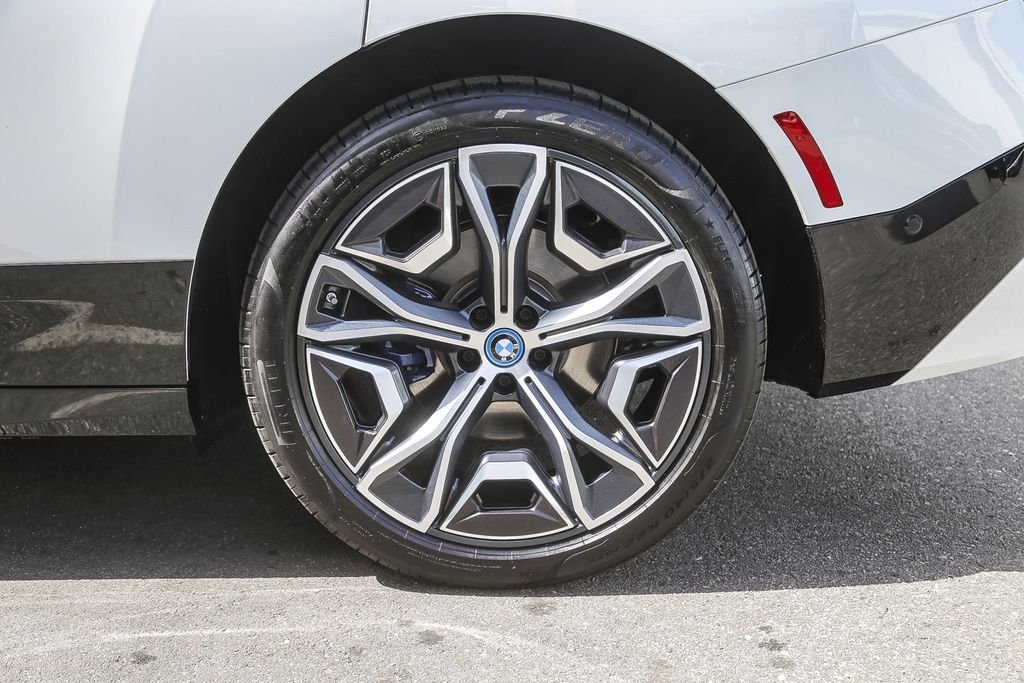 2025 BMW iX 50 - Photo 8