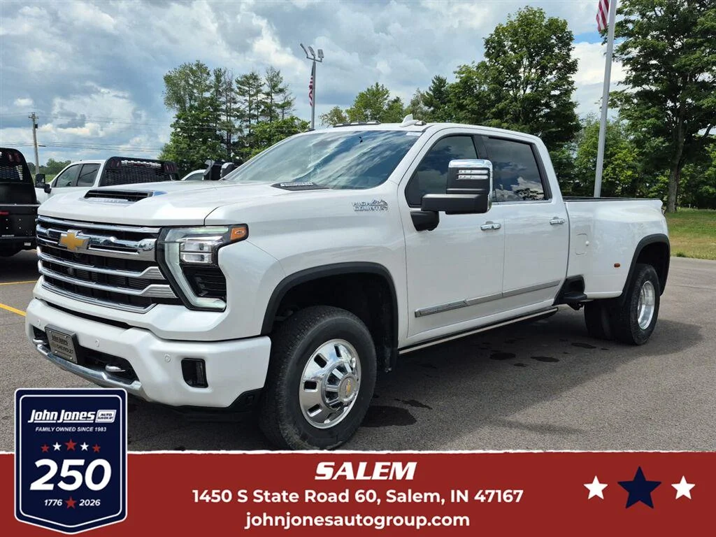 Used 2024 Summit White Chevrolet High Country image 1