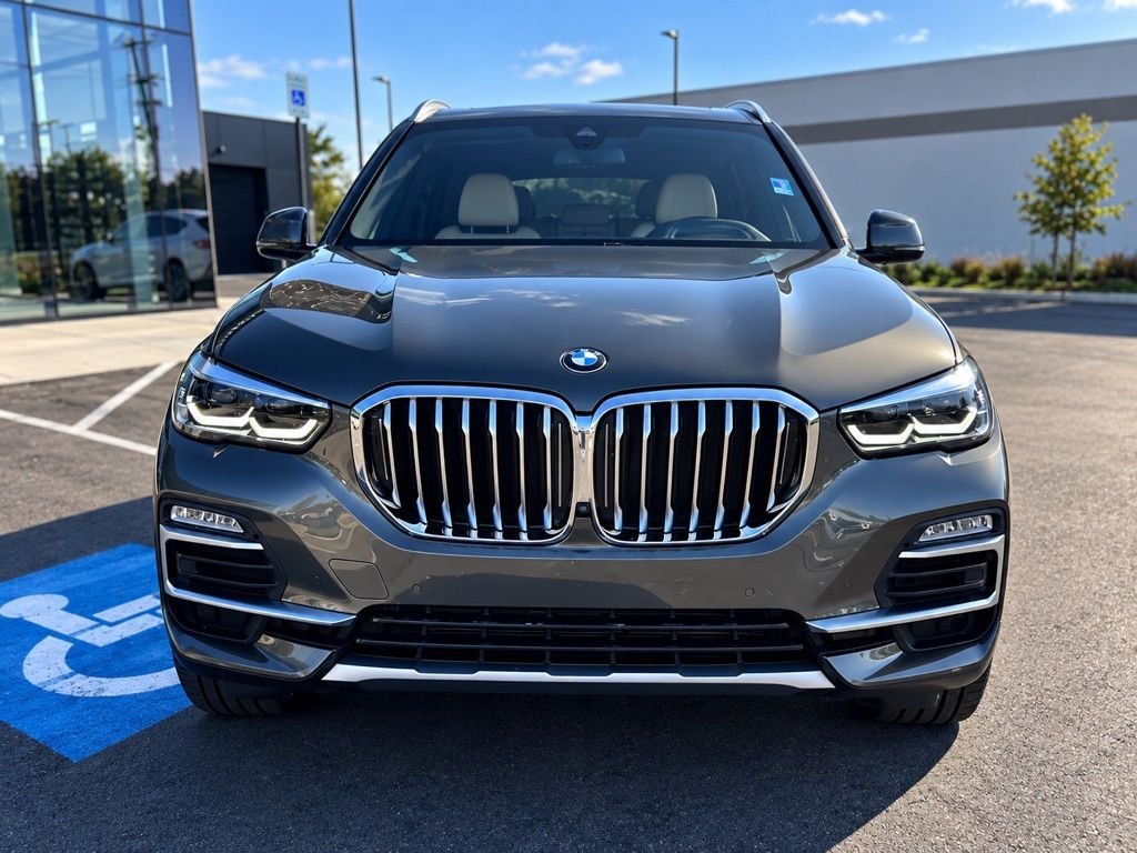 Used 2021 Green BMW sDrive40i image 3