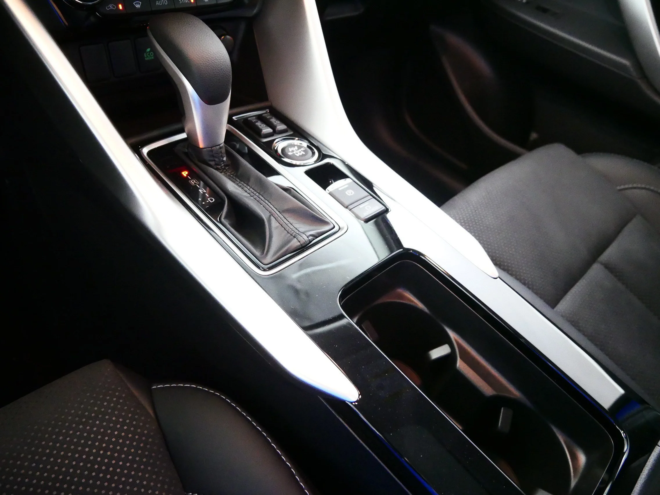 2026 Mitsubishi Eclipse Cross SE - Photo 6