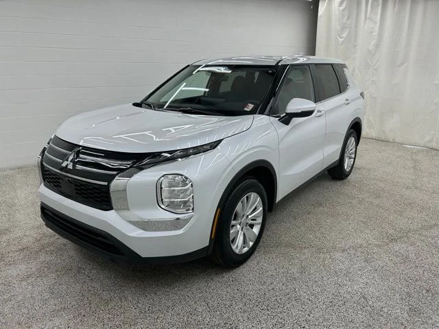 New 2026 White Mitsubishi ES image 4