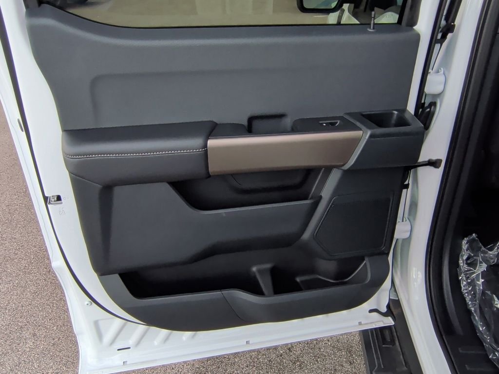 New 2026 Oxford White Ford STX® image 32