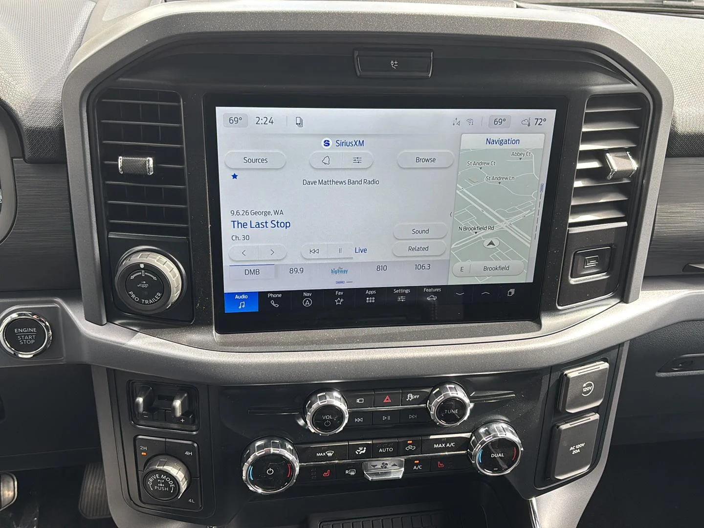 New 2026 Carbonized Gray Metallic Ford XLT image 15