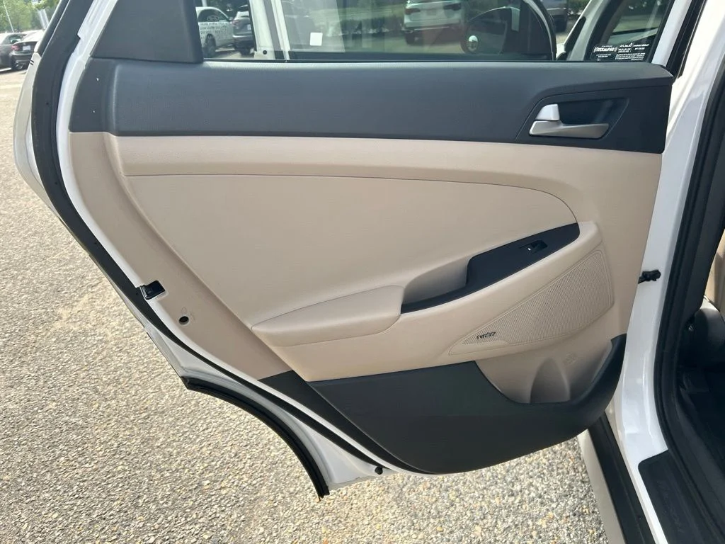 Used 2018 White Hyundai SEL Plus image 21