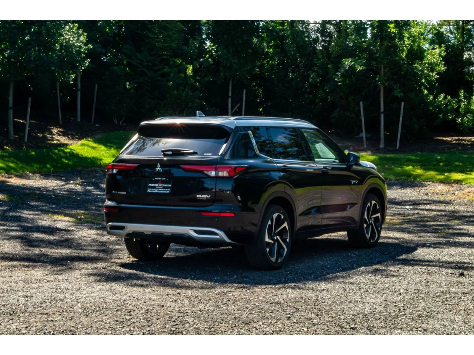 2025 Mitsubishi Outlander Plug-in Hybrid Platinum Edition - Photo 9