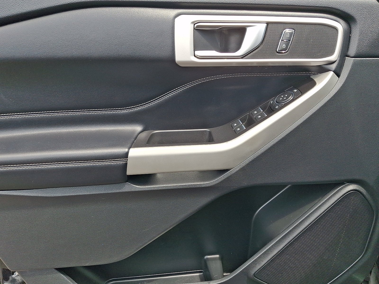 Used 2021 Black Metallic Ford XLT image 9