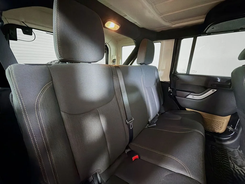 Used 2015 Black Jeep Unlimited Sahara image 22