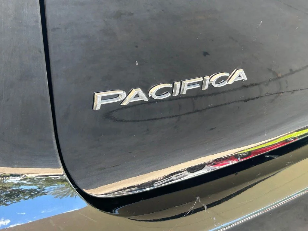 Used 2024 Black Chrysler Touring L image 16