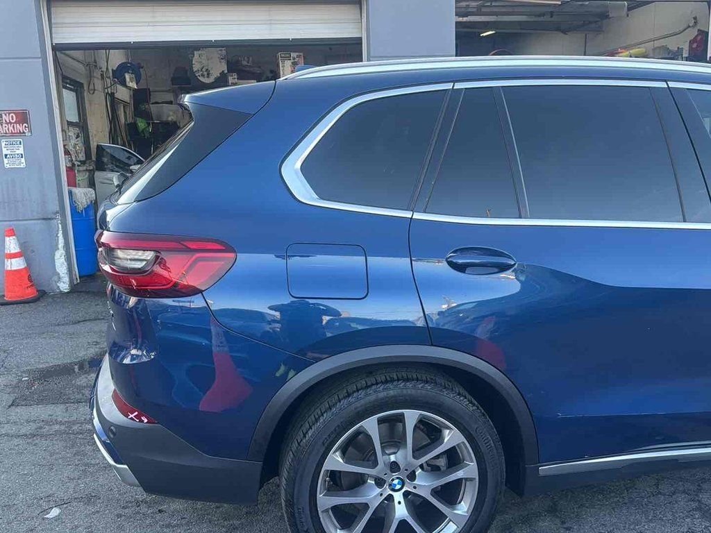 Used 2020 Blue BMW xDrive40i image 10