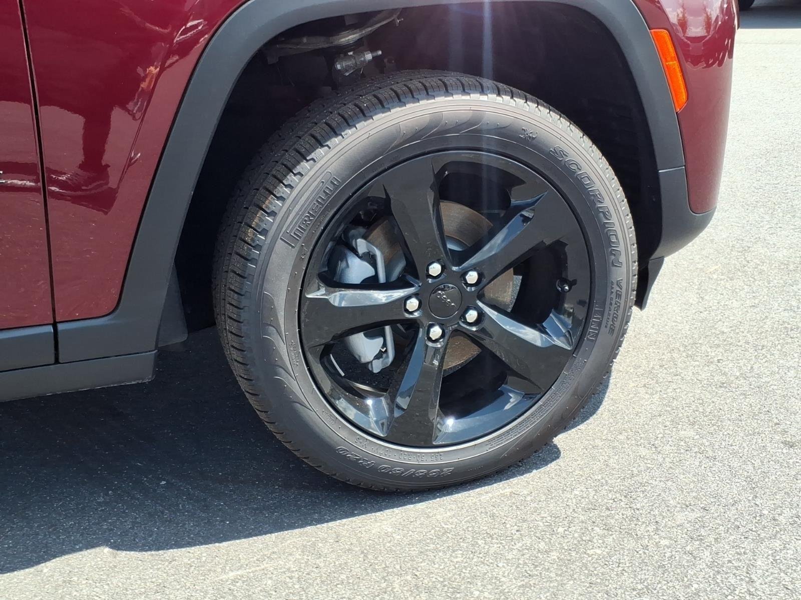 New 2026 Velvet Red Pearl-Coat Exterior Paint Jeep Limited image 14
