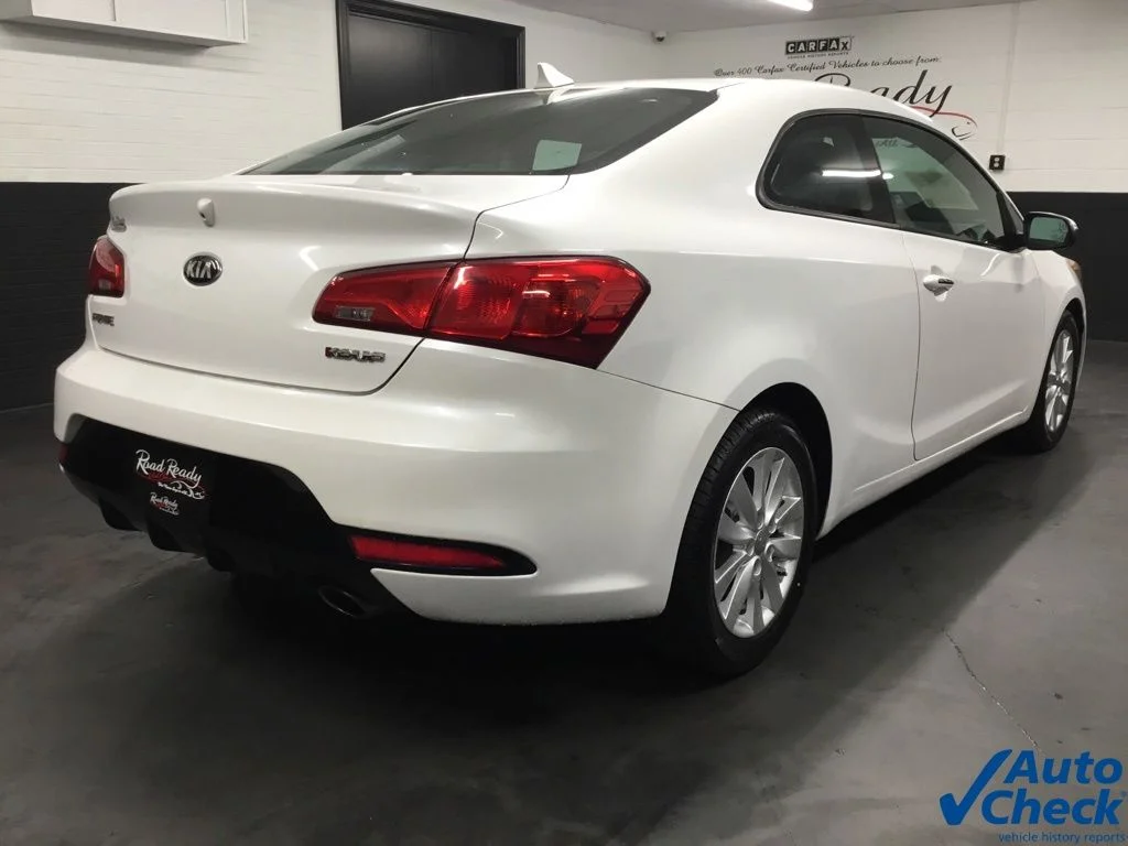 Used 2015 White Kia EX image 10