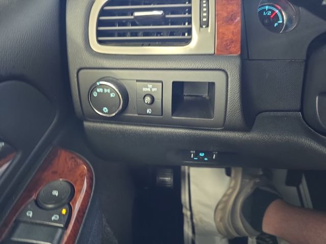 Used 2011 Silver GMC SLE image 19