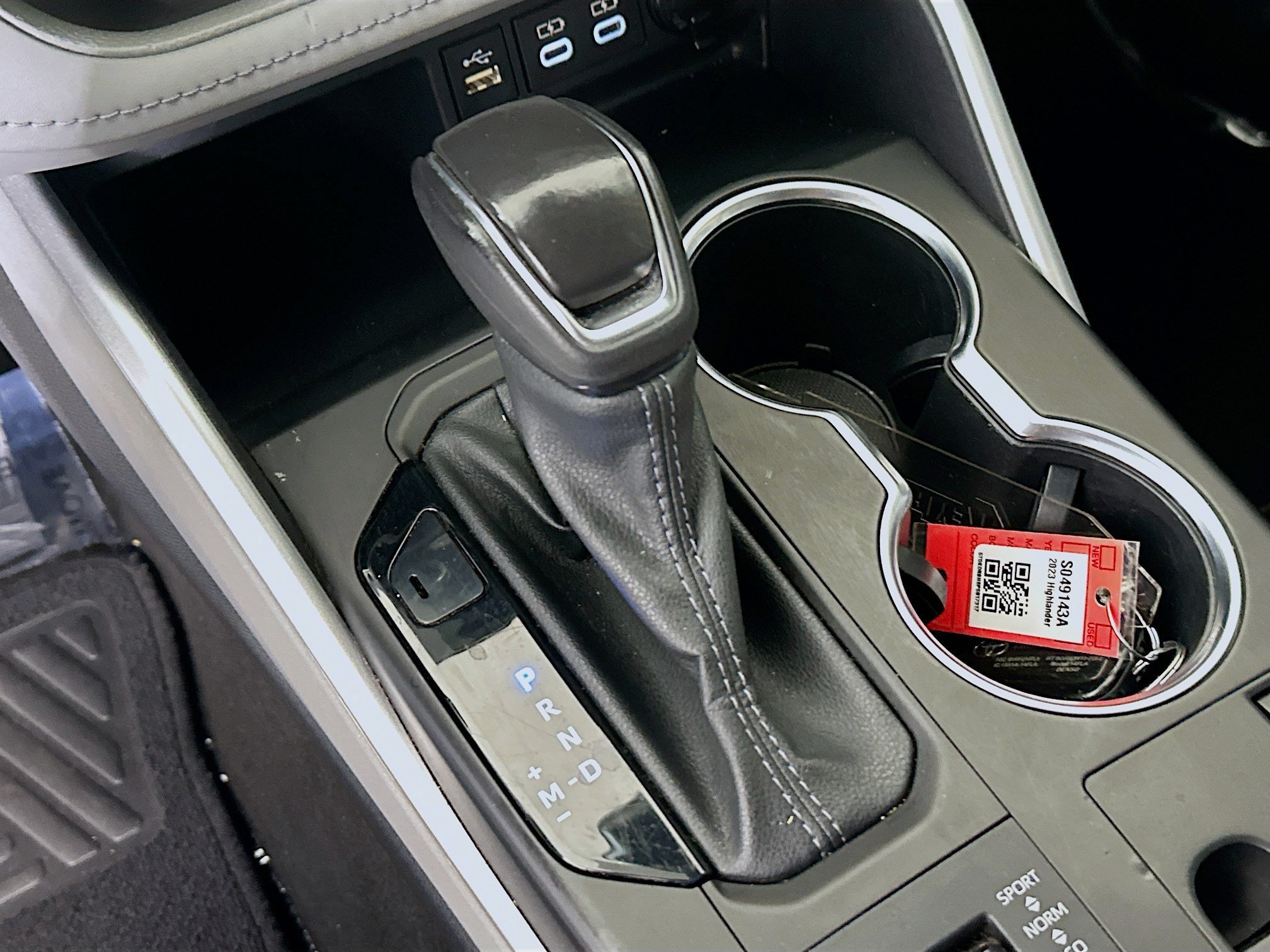 Used 2023 Midnight Black Metallic Toyota LE image 21