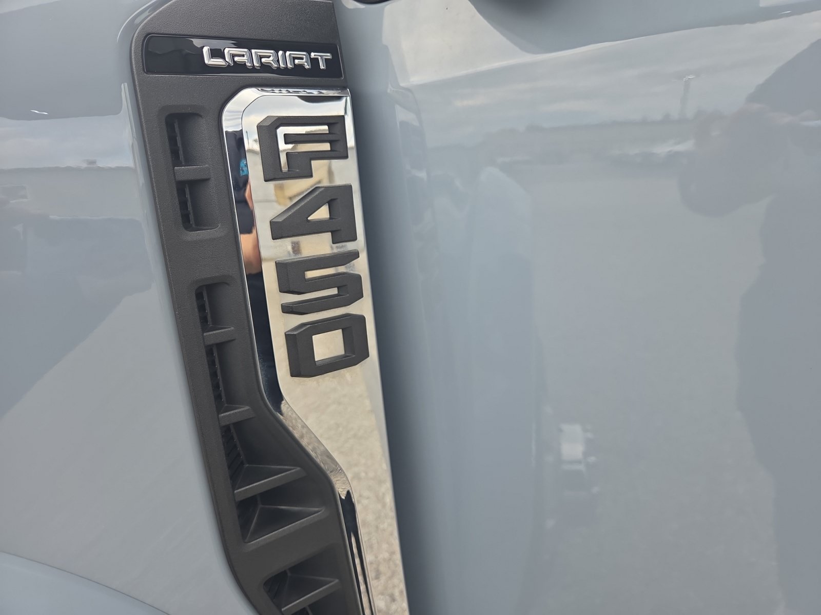2025 Ford F-450 Super Duty Lariat - Photo 16