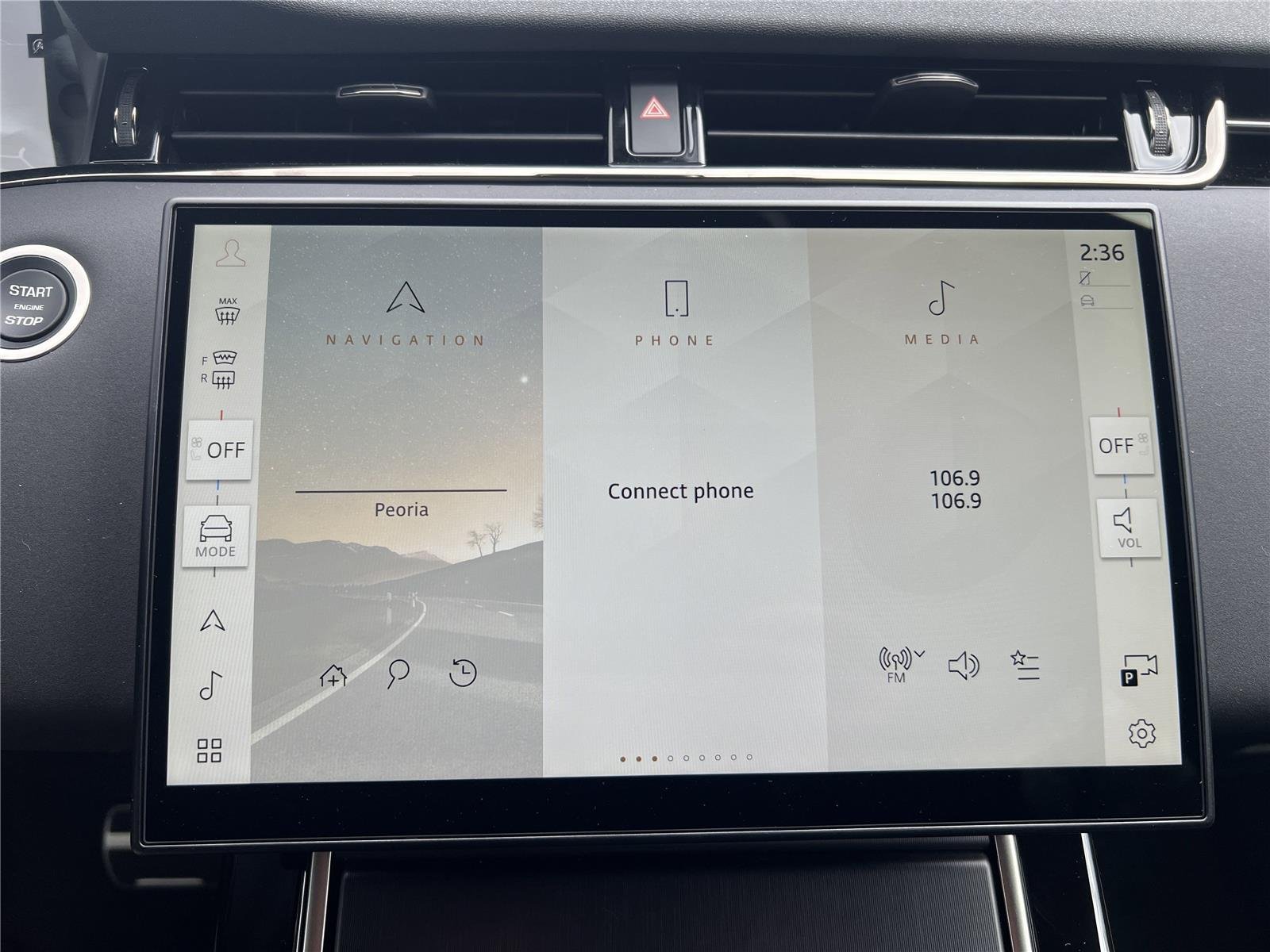 New 2026 Eiger Grey Land Rover Dynamic SE image 16