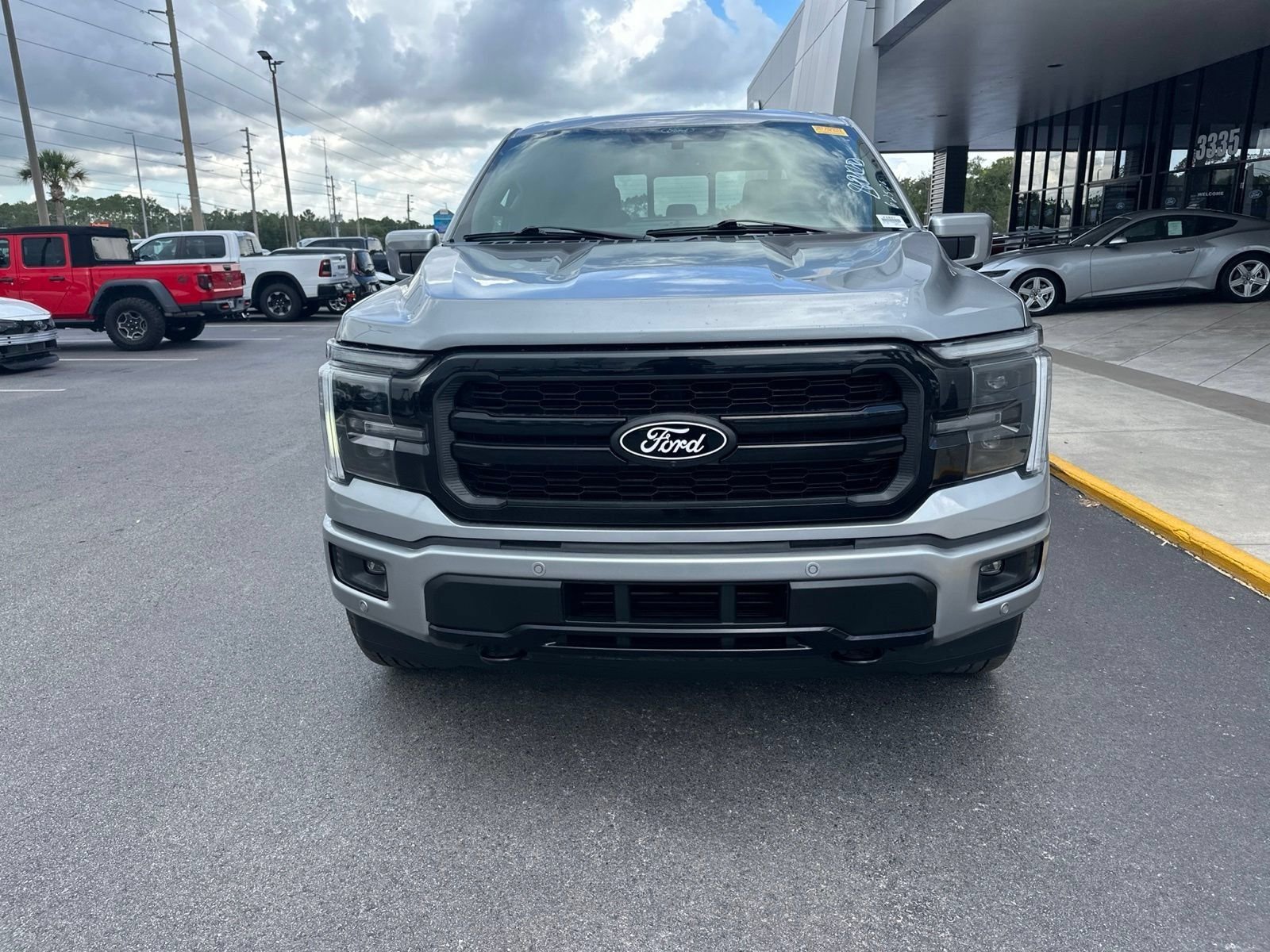 Used 2025 Silver Metallic Ford Lariat image 9