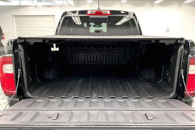 Used 2024 Onyx Black GMC Denali image 33