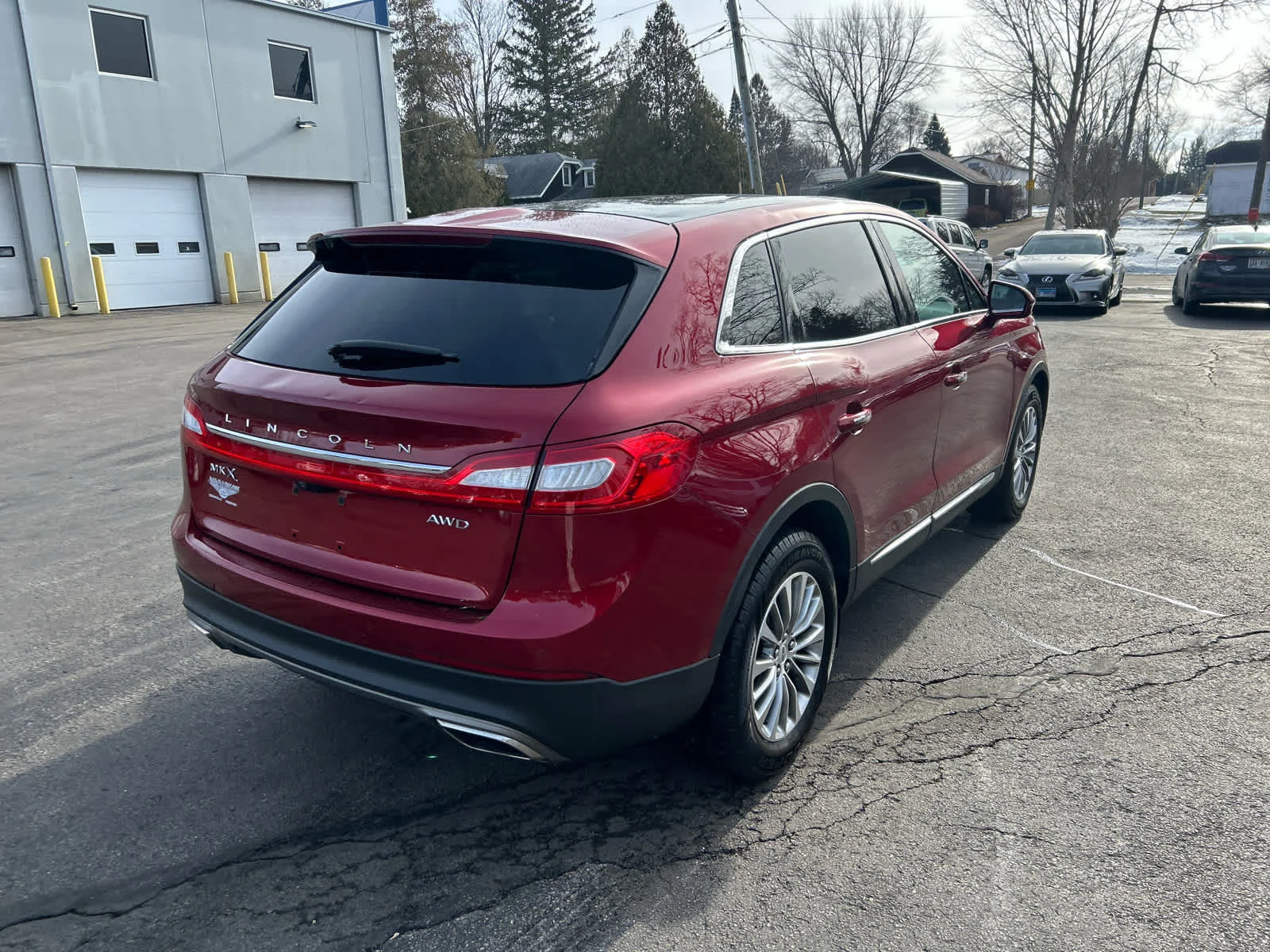 Used 2016 Ruby Red Metallic Tinted Clearcoat Lincoln Select image 3