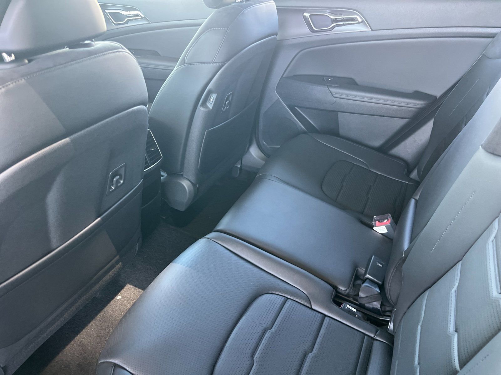 New 2026 Snow White Pearl Kia S image 12